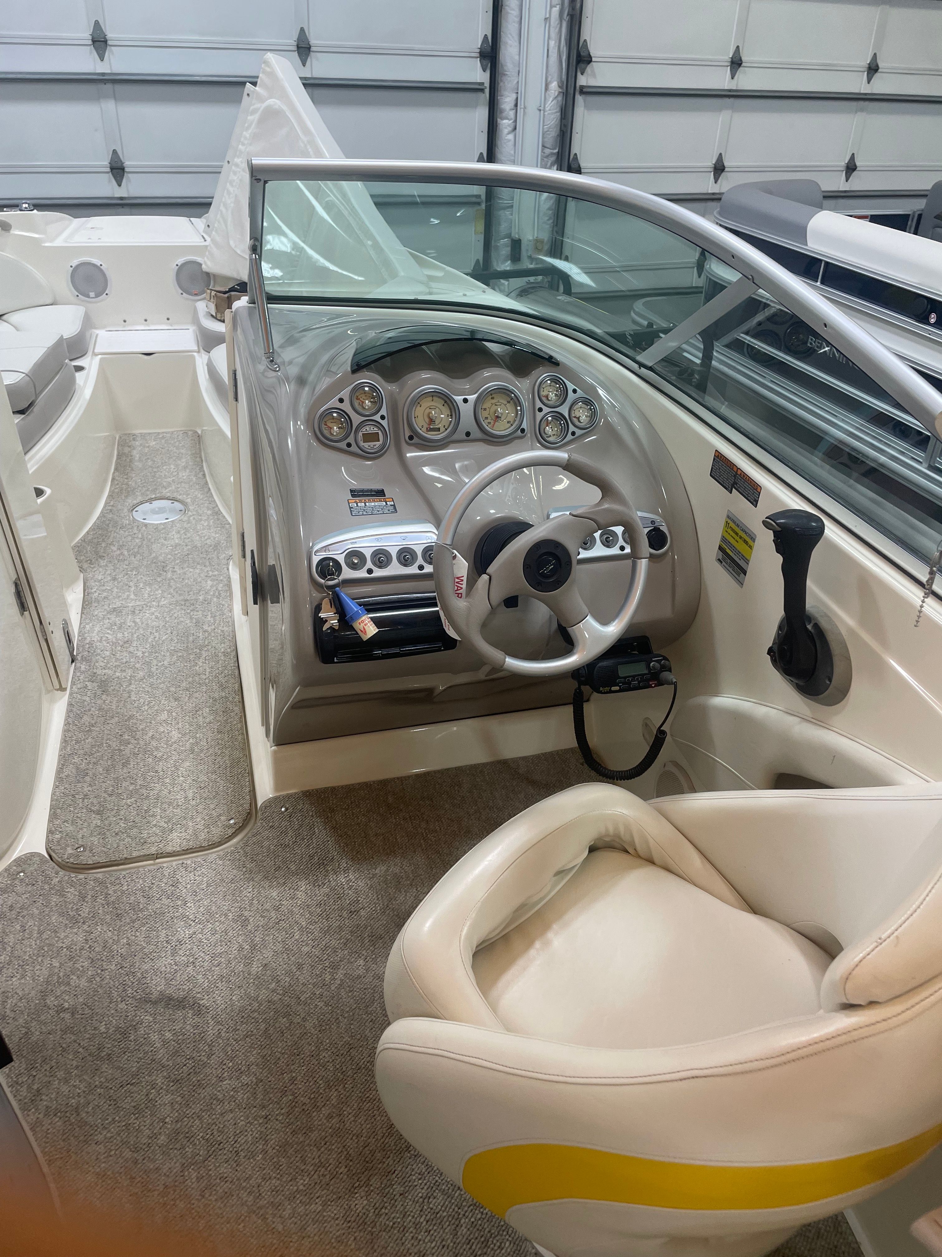 2004 Maxum 2400 SD - 9
