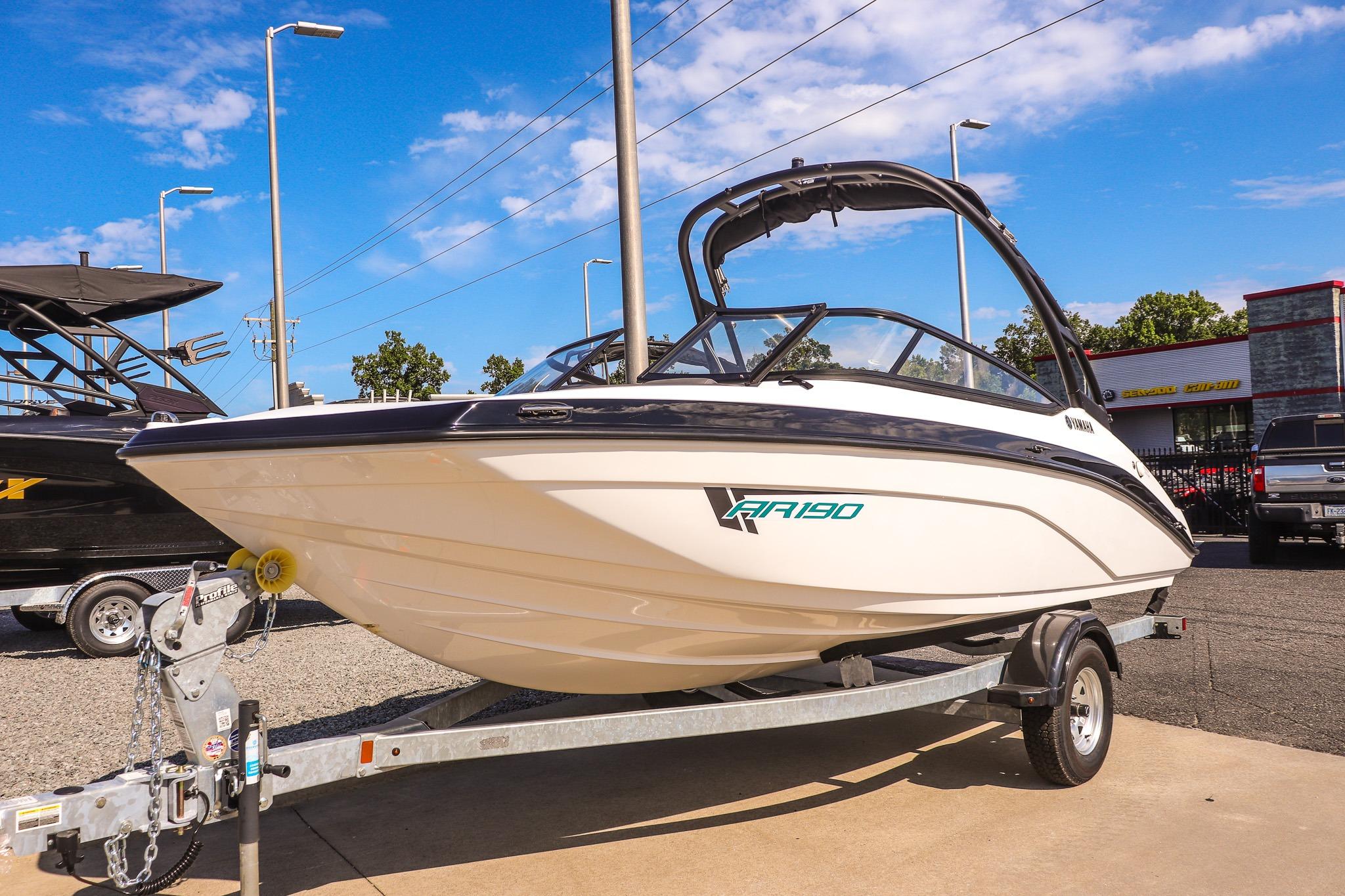 2026 Yamaha Boats AR190
