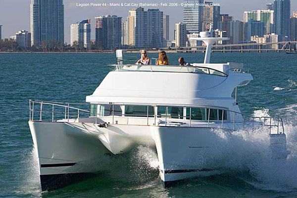 2007 Lagoon Power 44