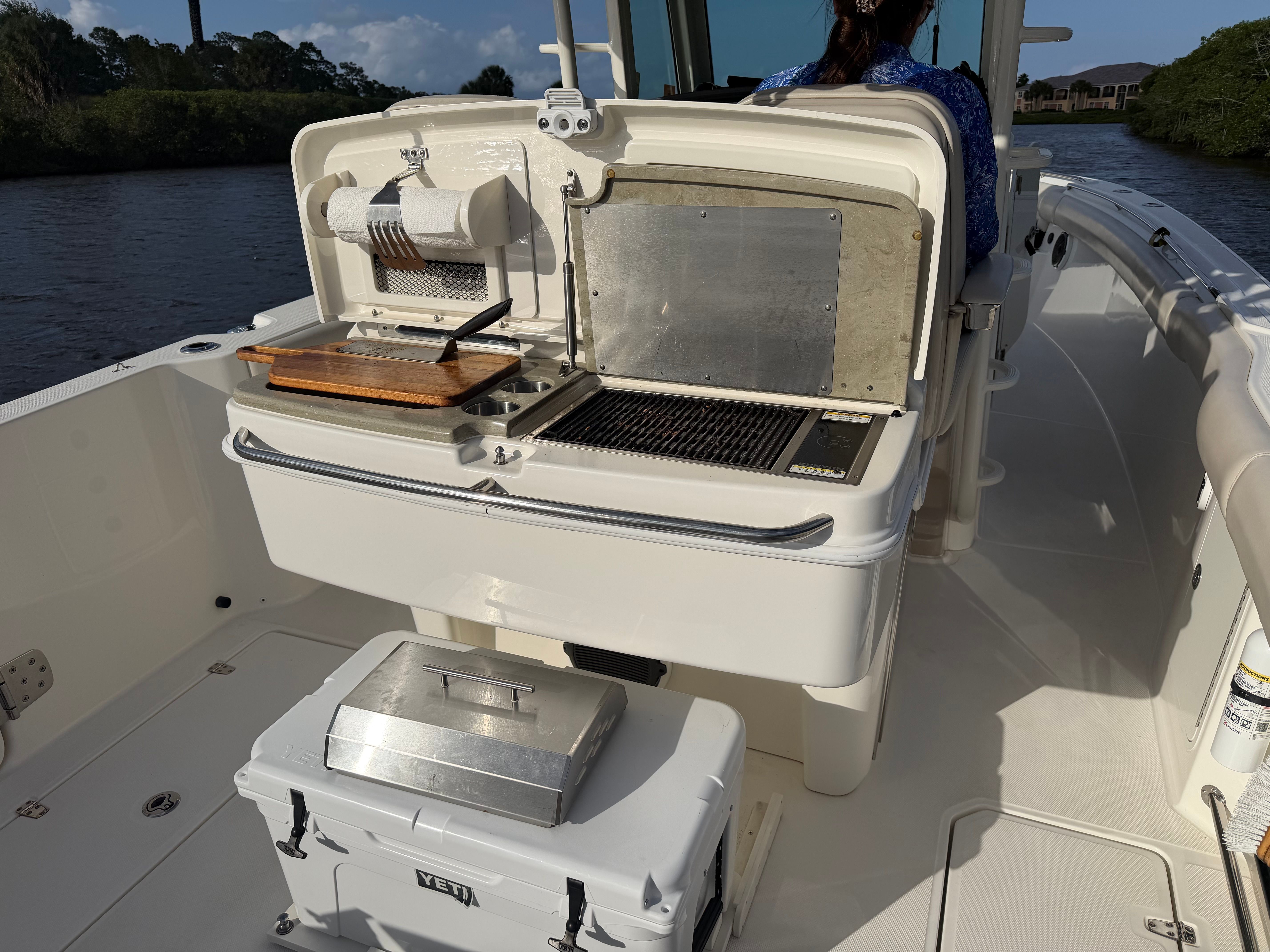 2021 Boston Whaler 330 Outrage - 31