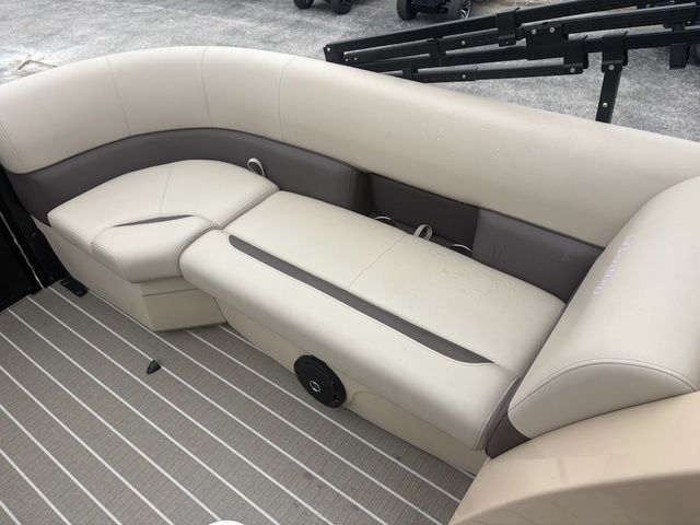 2026 Bentley Pontoons Legacy Cruise 223 - 17