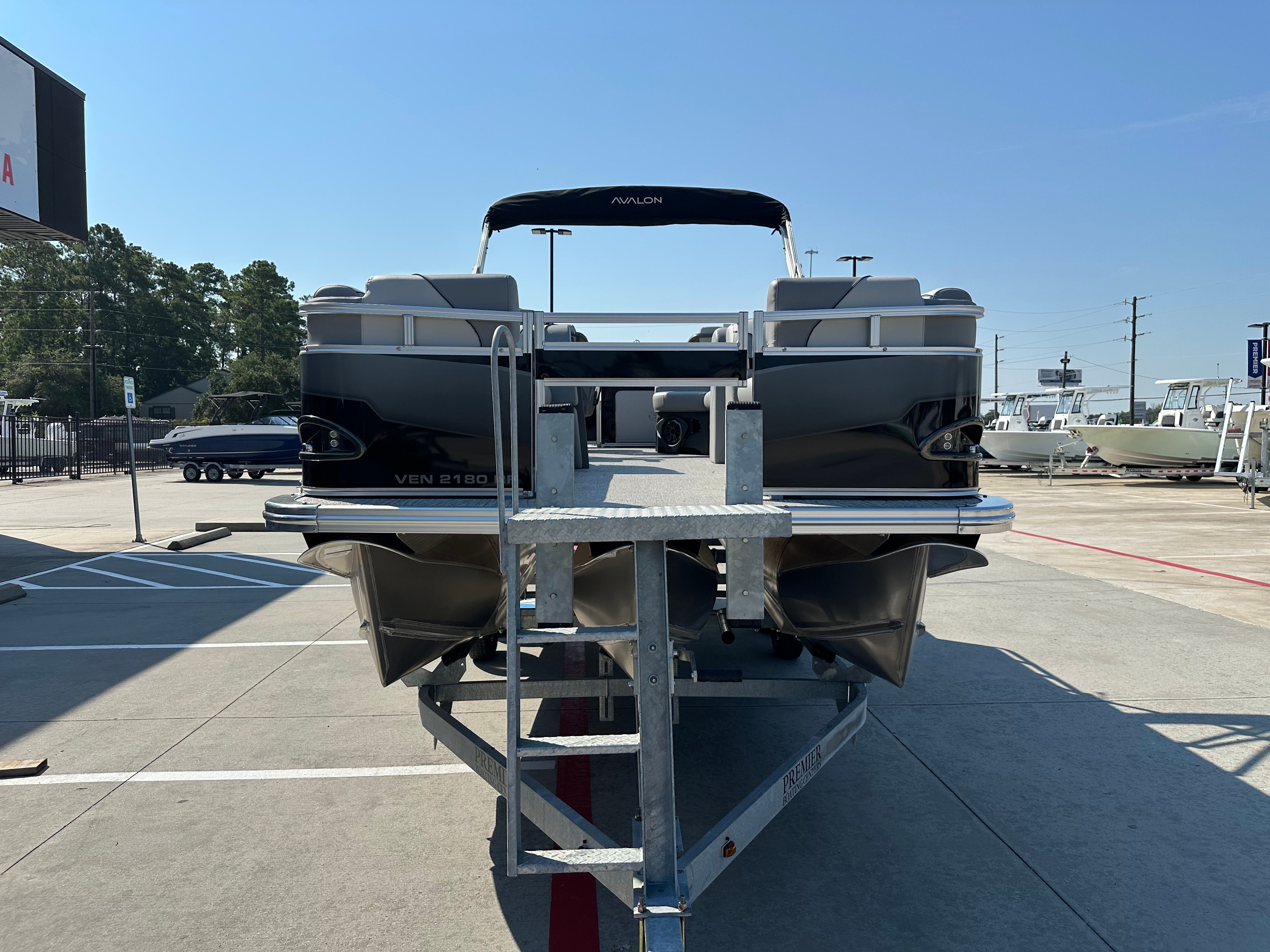 2025 Avalon Venture Rear Fish - 21' - 5
