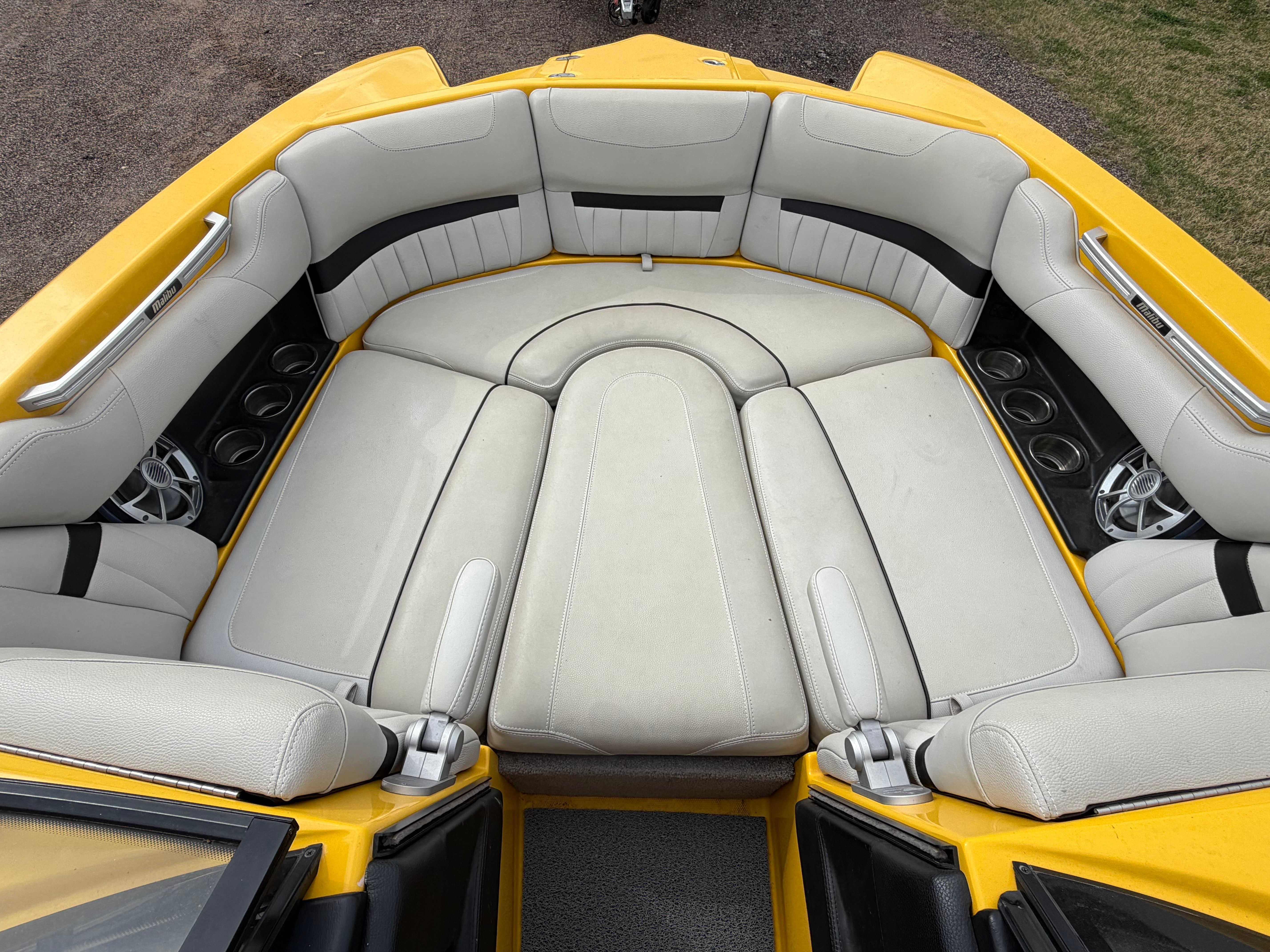 2015 MALIBU 24 MXZ - Image 10