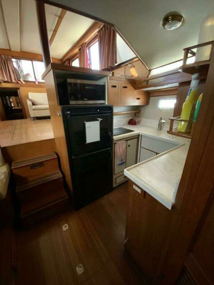 1987 President 41 Double Cabin Motor Yacht - Image 65