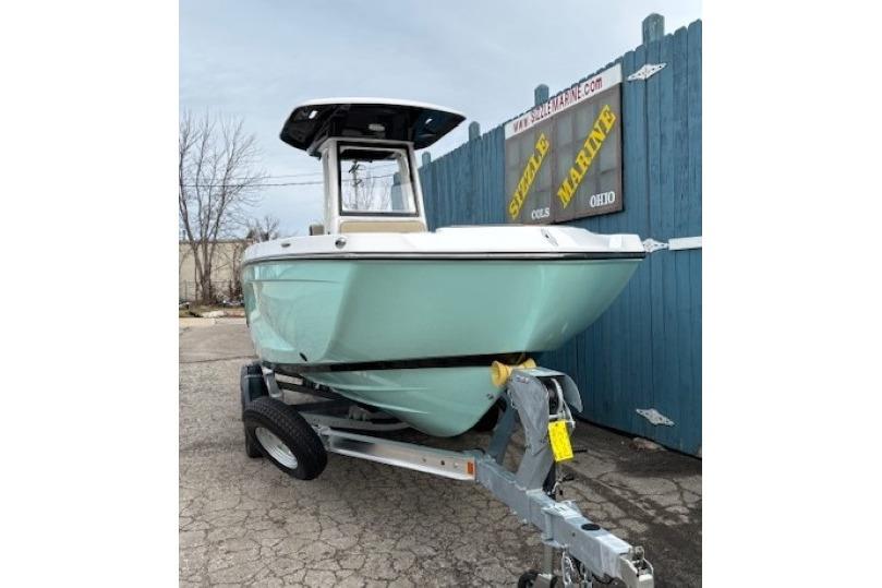 2026 Yamaha Boats 222 FSH Sport E on trailer, displayed outdoors.