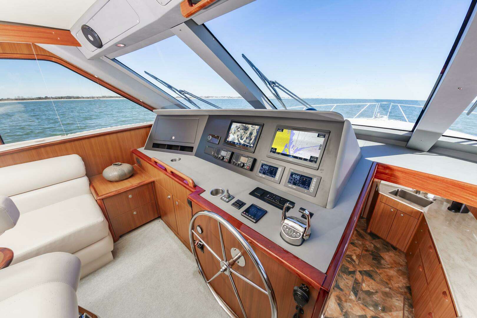 2010 Viking 52 Sport Coupe - Image 28
