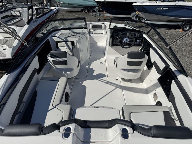 2026 Yamaha Boats SX195 - 5