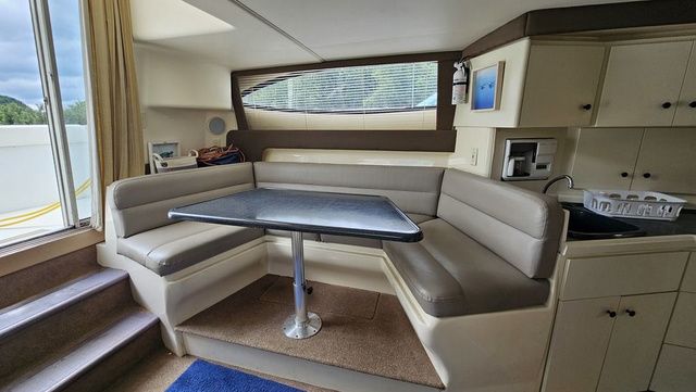 1999 Carver 350 Mariner - 20