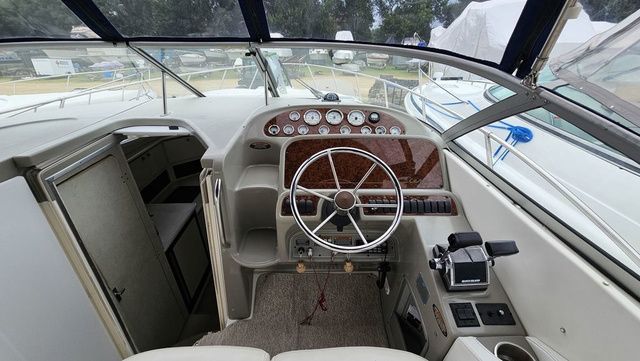 1999 Bayliner 3055 Ciera - 9