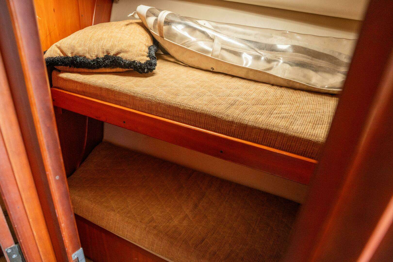 2004 Luhrs Convertible - Image 34