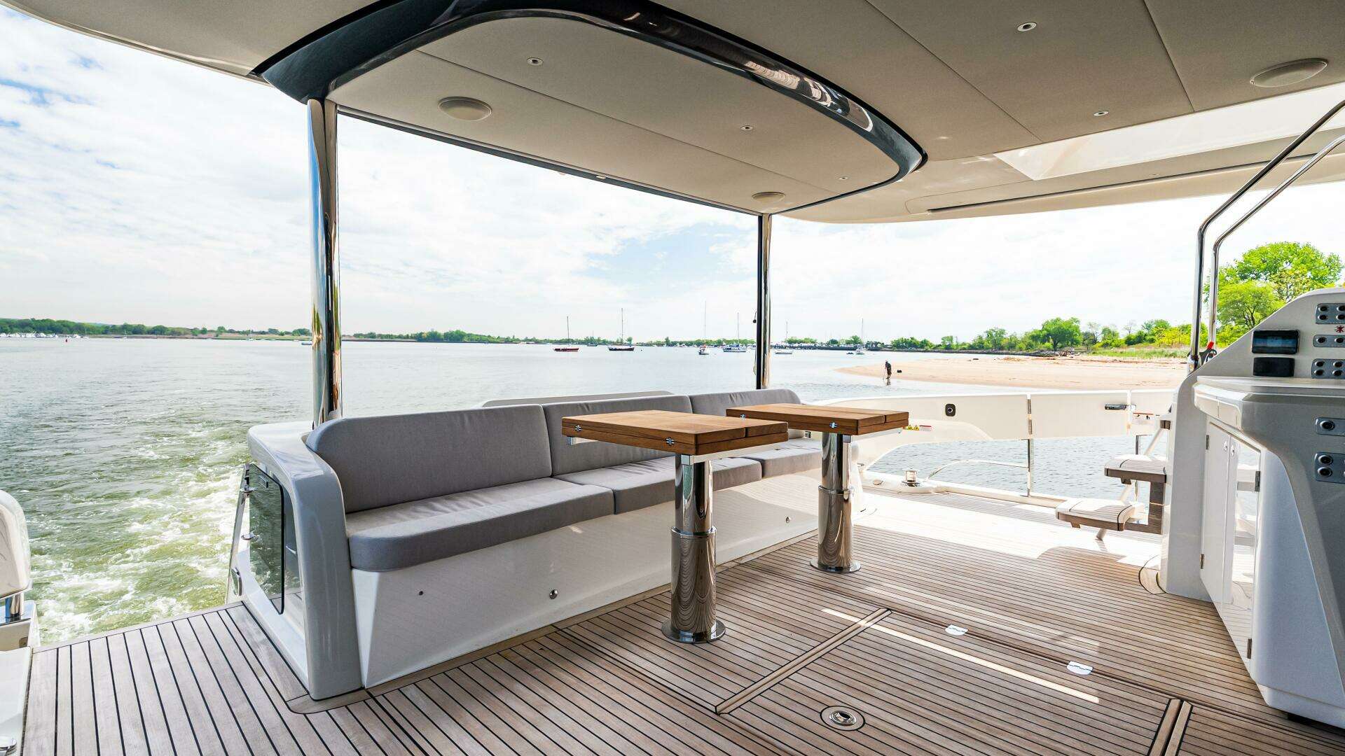 2025 Absolute Navetta 64 - Image 16