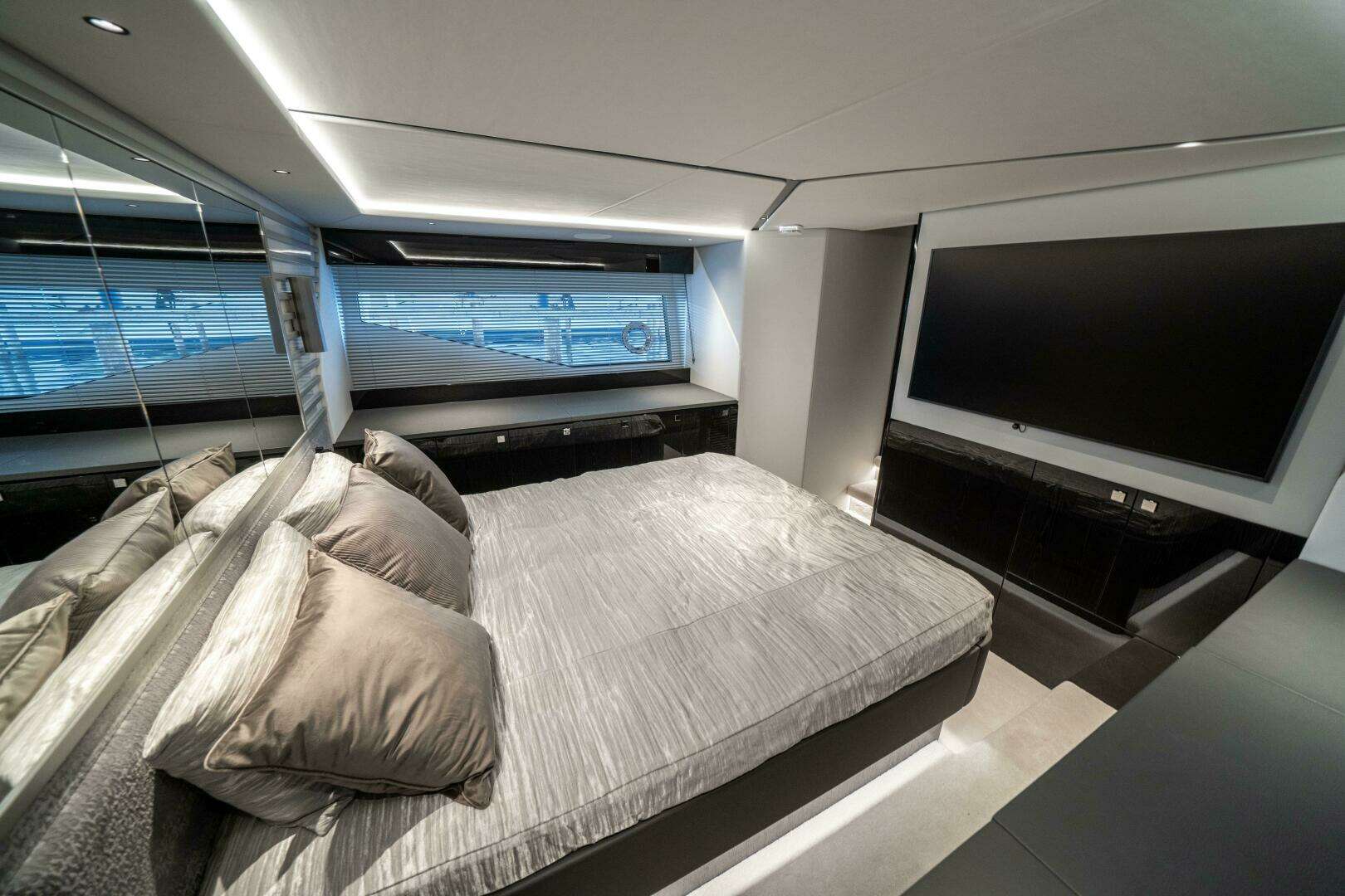 2026 Sunseeker 55 Predator - Image 4
