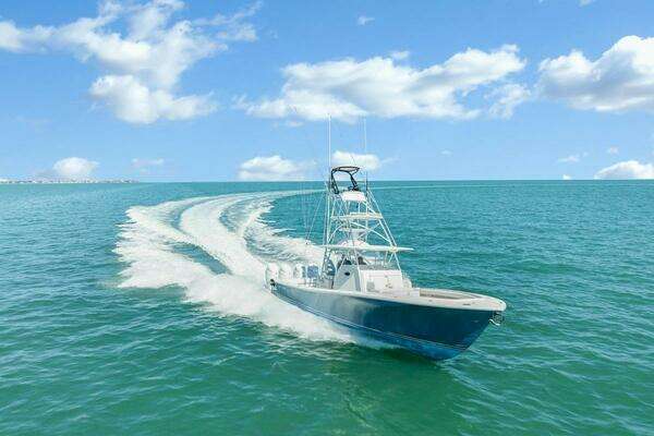 2018 Regulator 41 Center Console