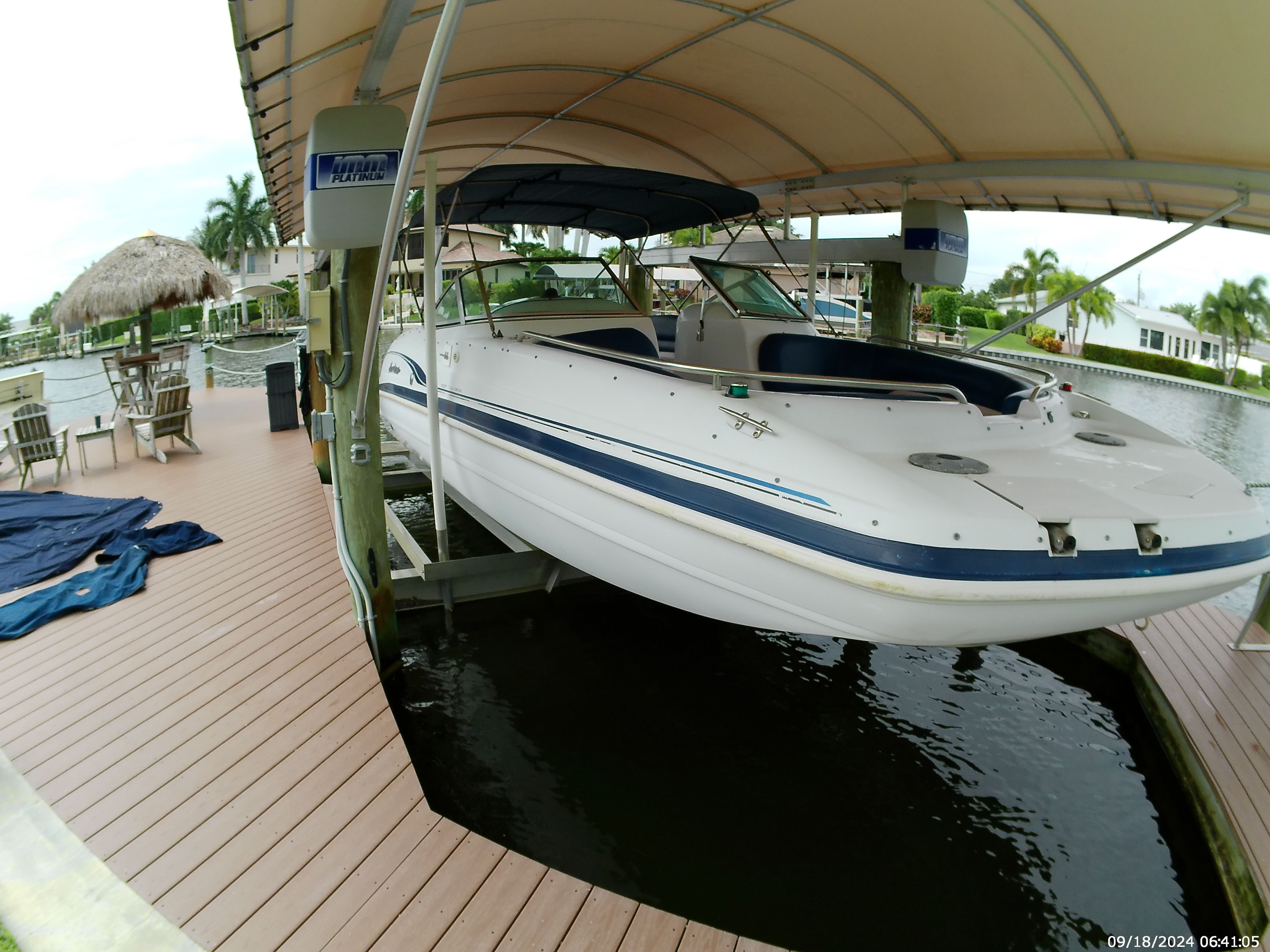 2000 Godfrey / Hurricane Sundeck 237 I/O - 10