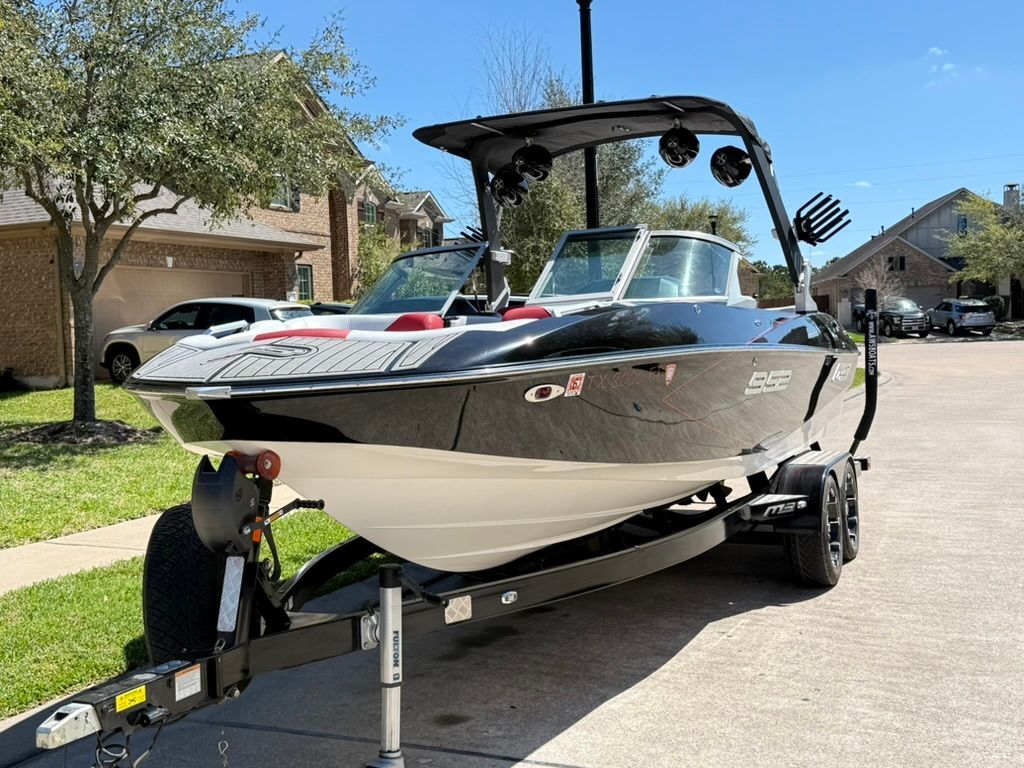 2018 MB B-52 23 - 2