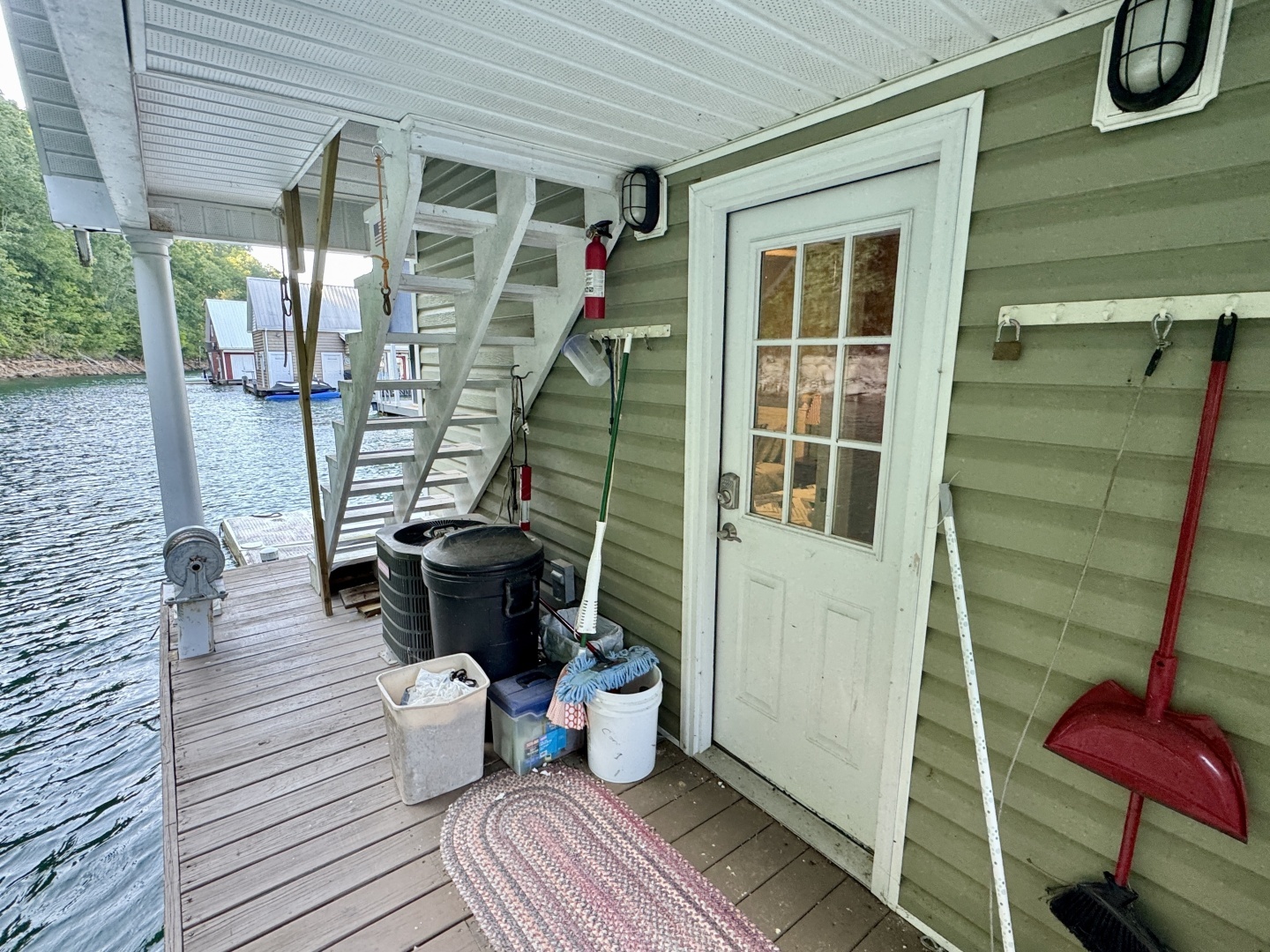 2006 Custom 20 x 43 Floating Cabin - Approx 812sqft - Image 63