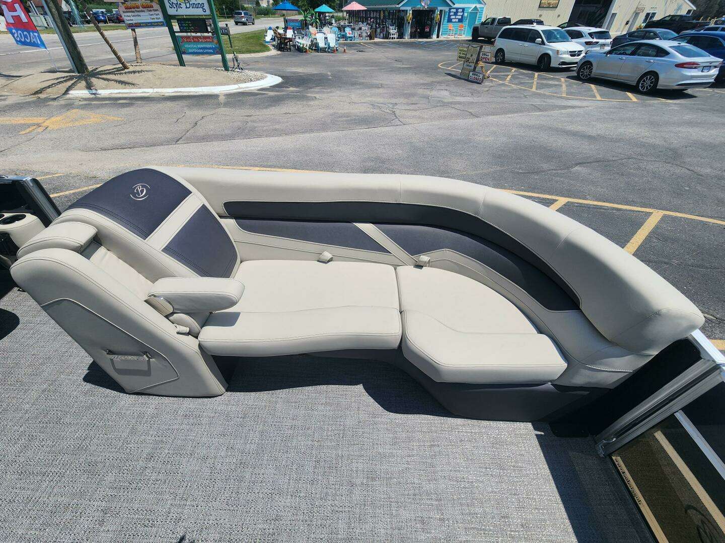2022 Barletta 22UC - Image 7