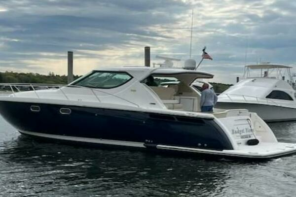 2009 Tiara Yachts 4300 Sovran
