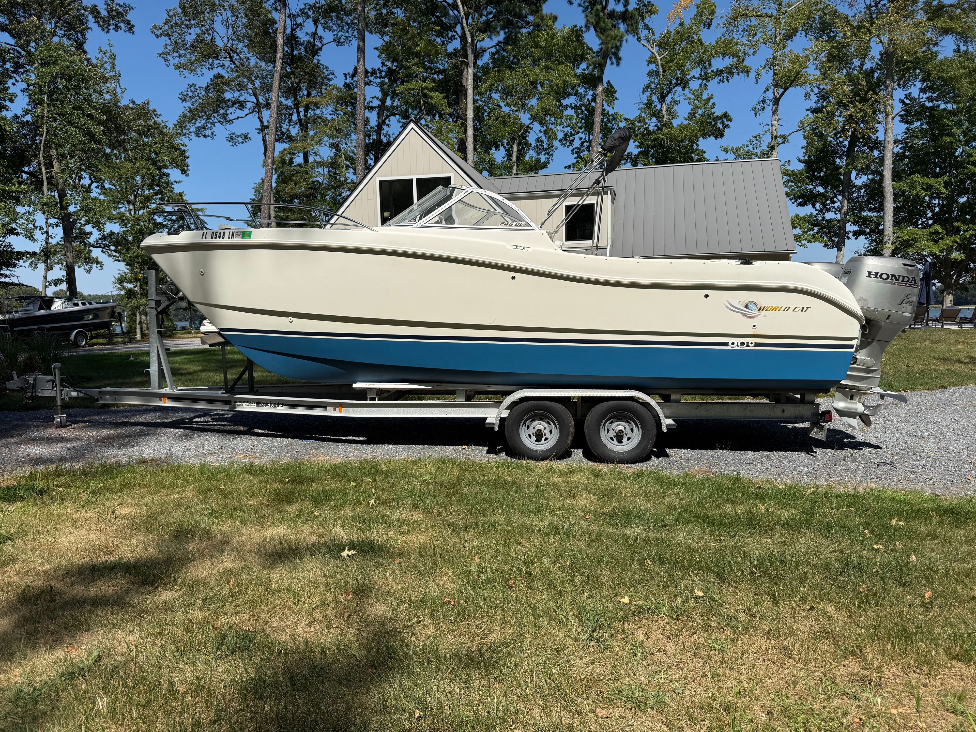 2002 World Cat 246 DC