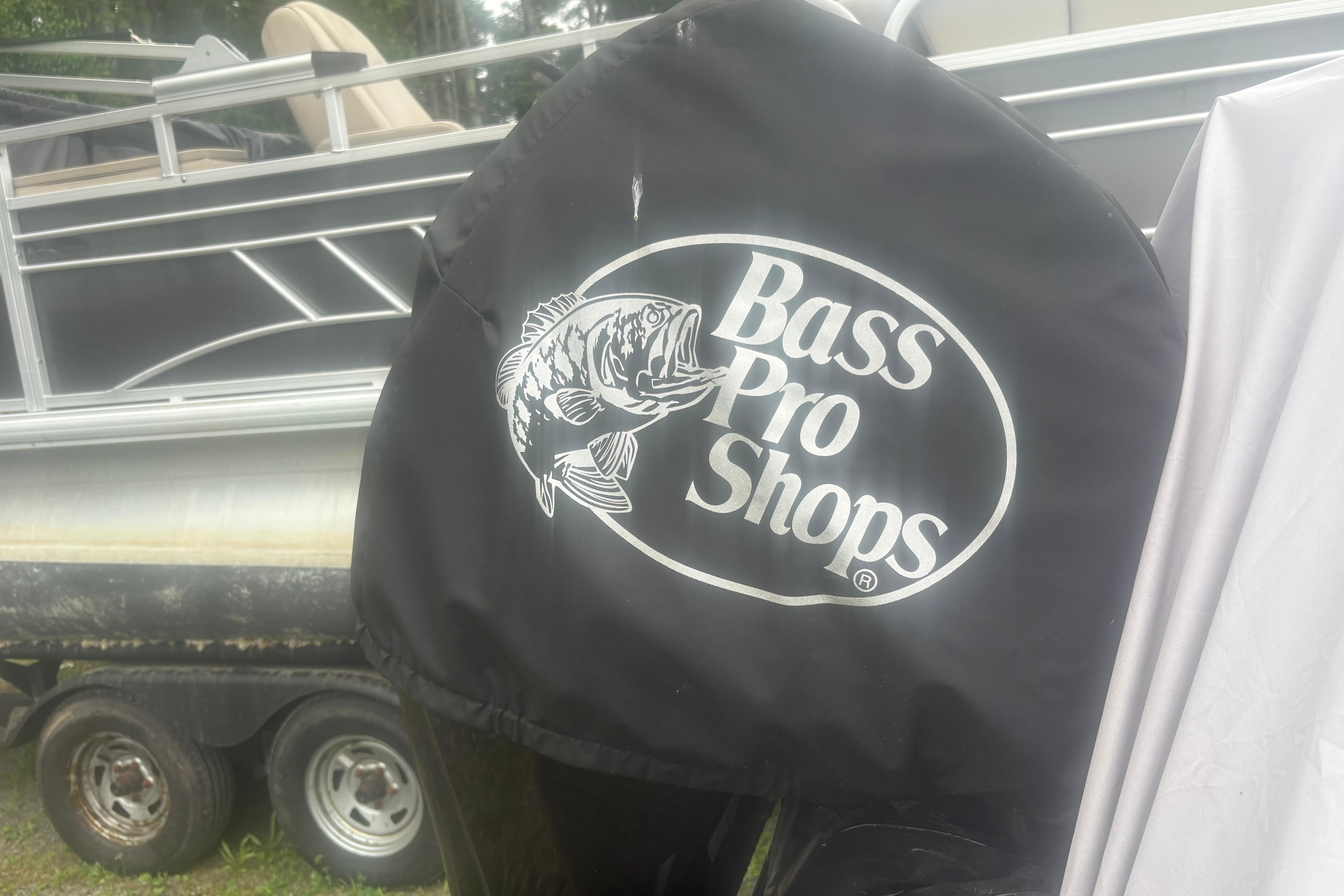 Bass Tracker III Classic 2020 boat with Bass Pro Shops motor cover.