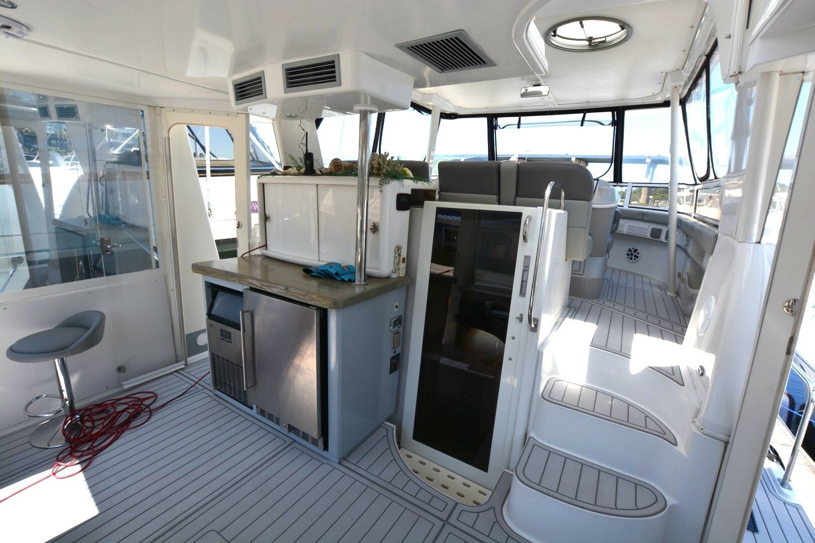 2000 Carver 504 Cockpit Motoryacht - Image 7