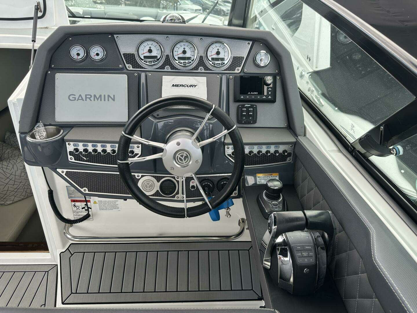 2019 Cruisers Yachts 338 Outboard - Image 44