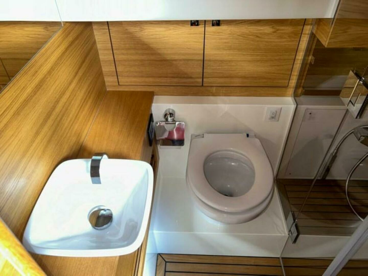 2023 De Antonio 42 Open - Image 21