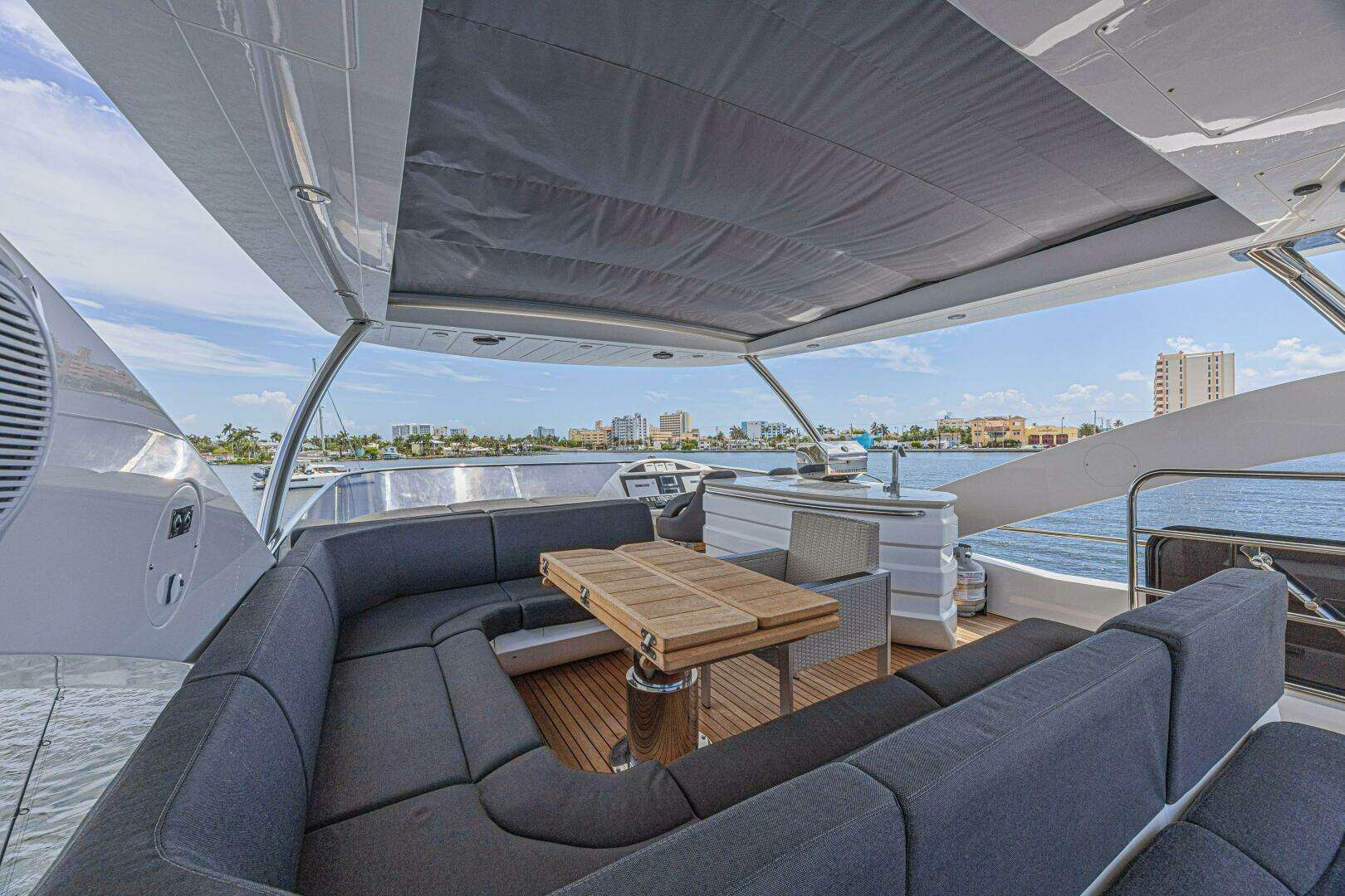 2017 Sunseeker 75 Yacht - Image 24