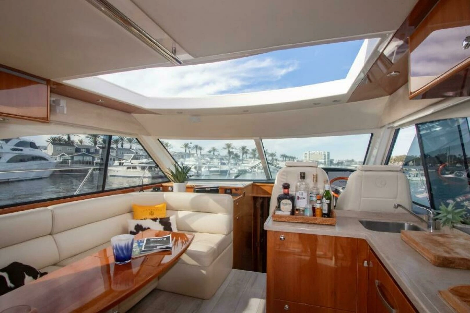 2012 Riviera 50 Sport Yacht - Image 8