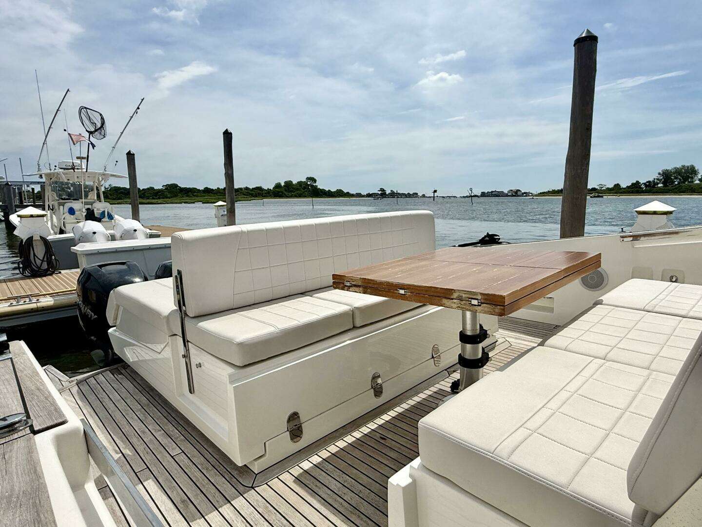 2023 Astondoa 377 Coupe Outboard - Image 16