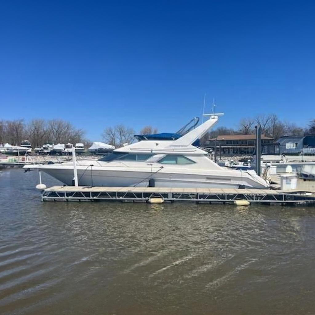 1995 Sea Ray 440 Express Bridge