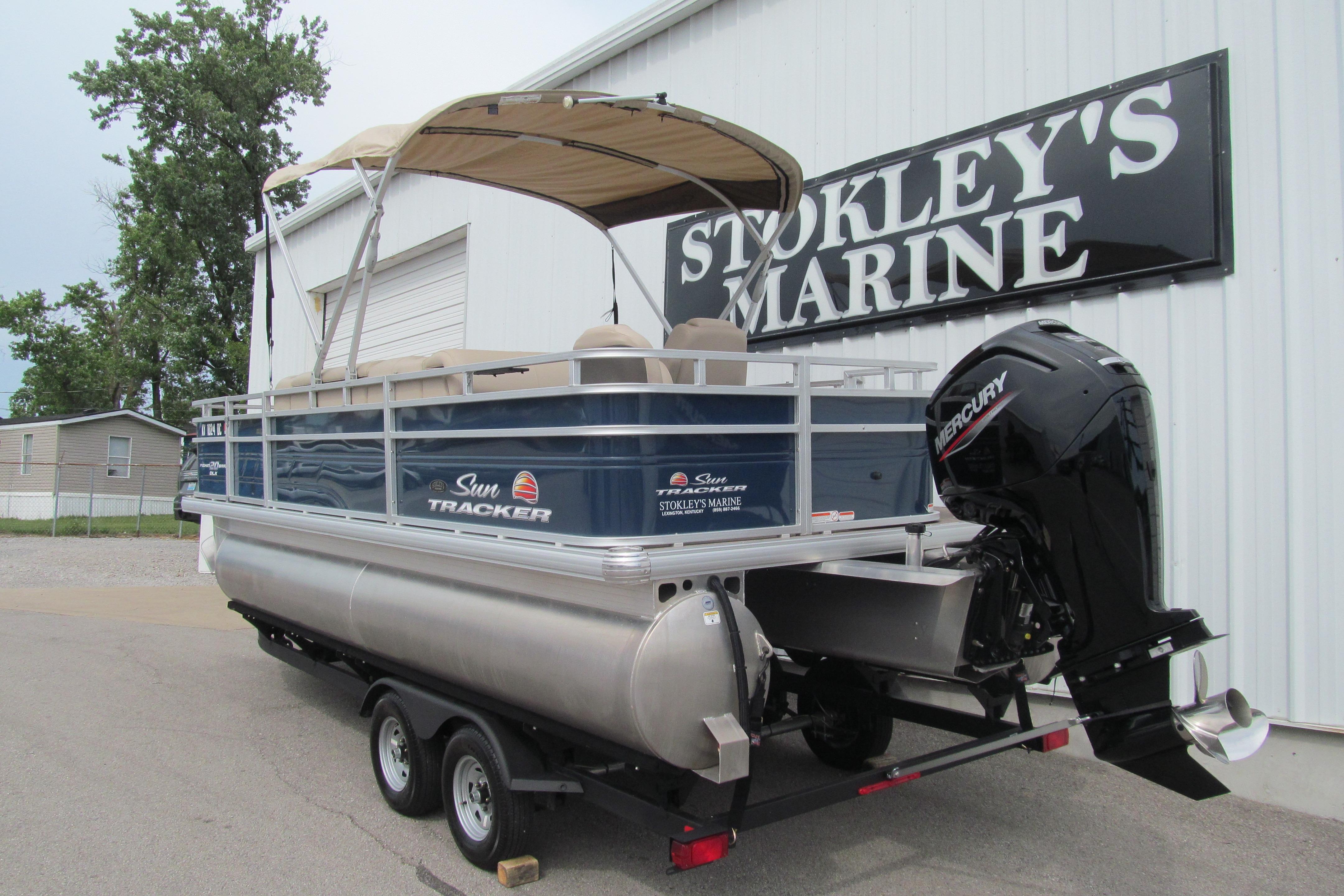 2024 Sun Tracker Fishin' Barge 20 DLX pontoon boat at Stokley's Marine.