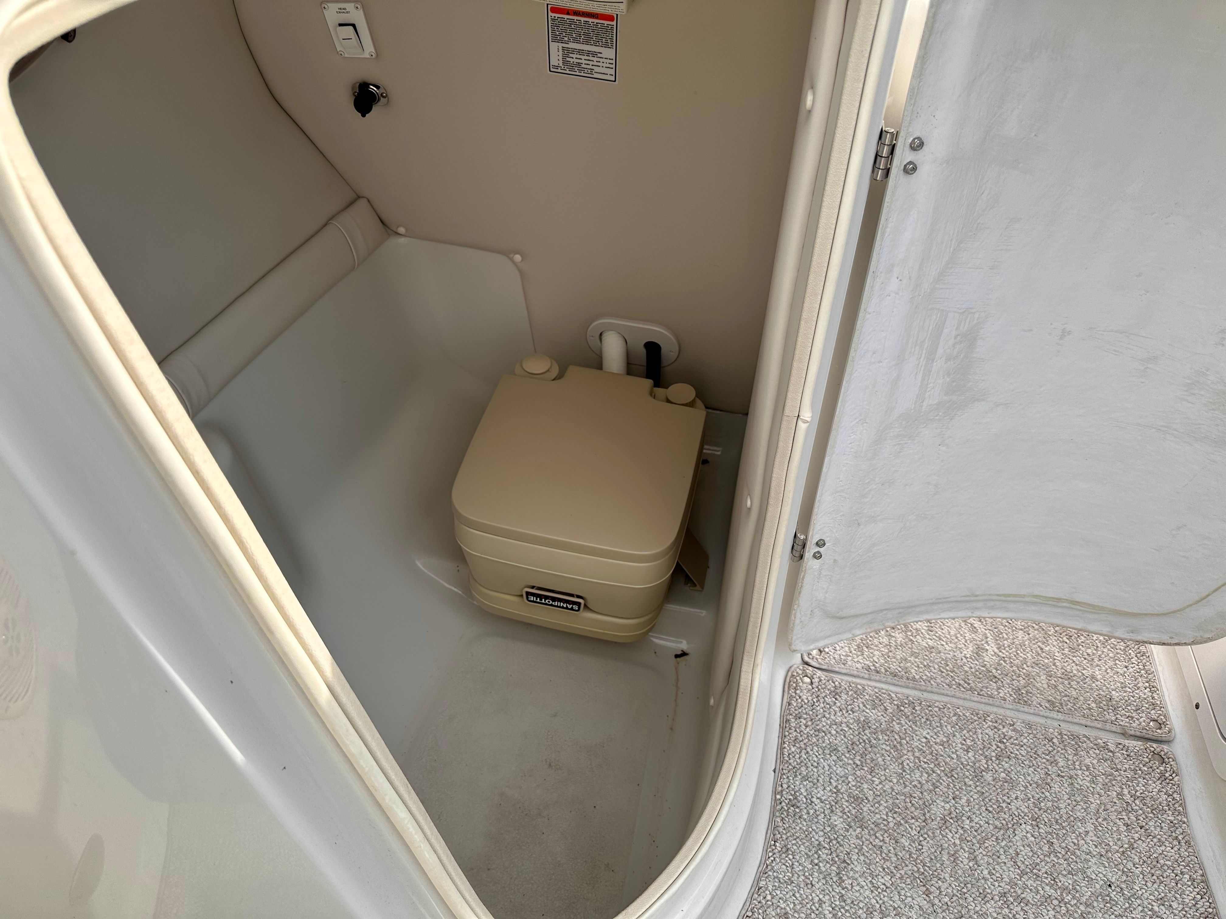 2005 Crownline 270 BR - 24