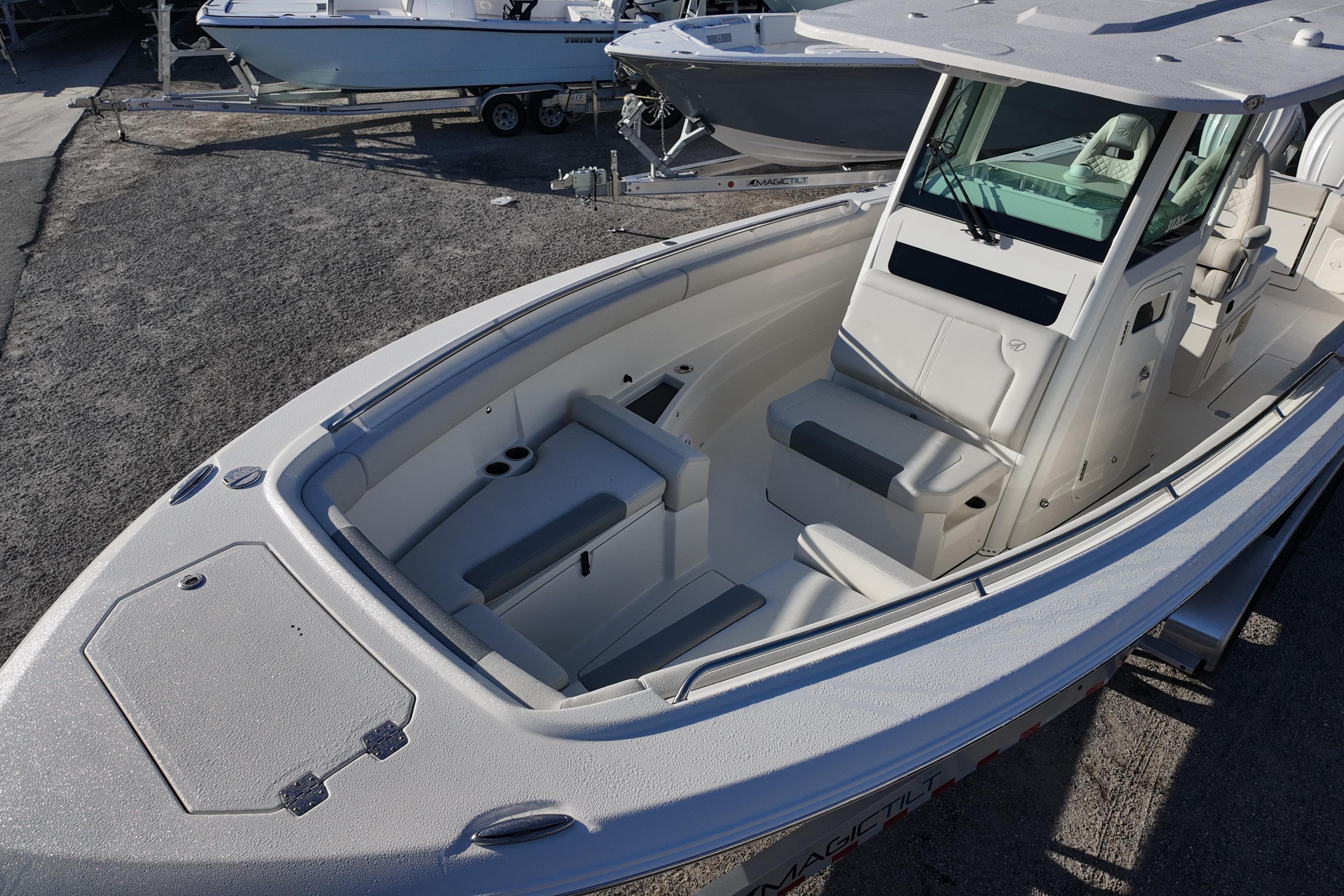 2026 Sailfish 272 CC boat with spacious seating and modern design.