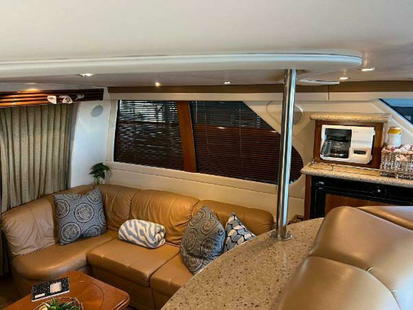 2001 Carver 450 Voyager Pilothouse - Image 81