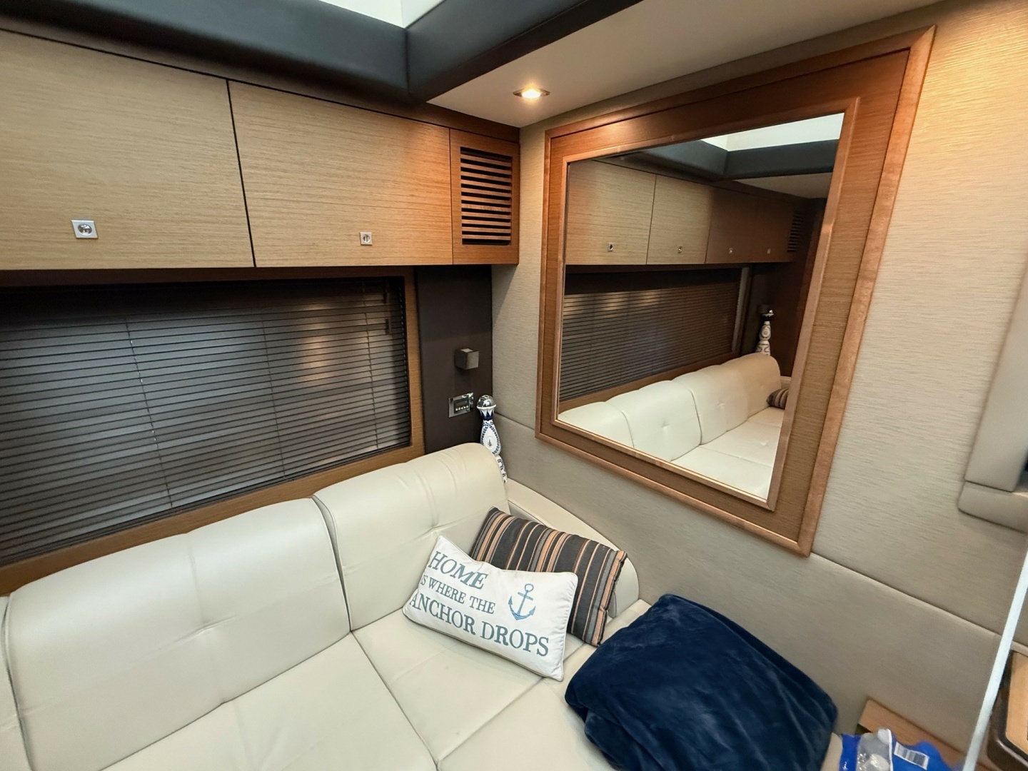 2016 Sea Ray 510 SUNDANCER - Image 29
