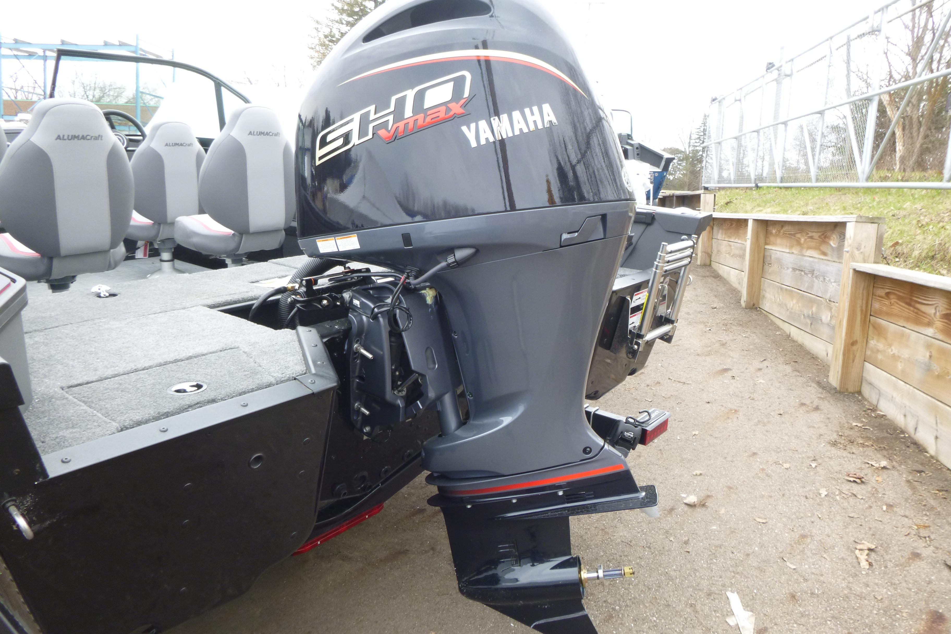 2025 Alumacraft Trophy 185X Sport with Yamaha SHO VMAX outboard motor.