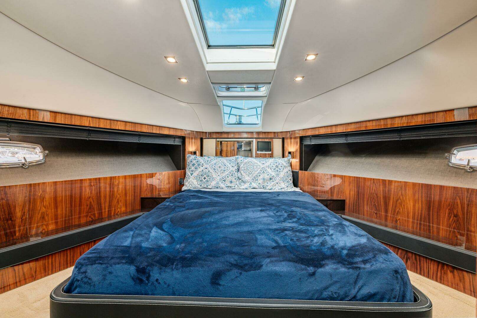 2011 Fairline 65 Squadron - Image 58