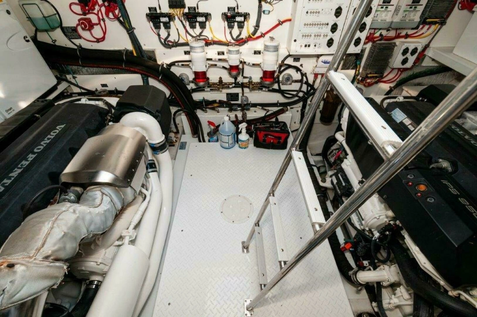2020 Cruisers Yachts 60 Cantius - Image 45