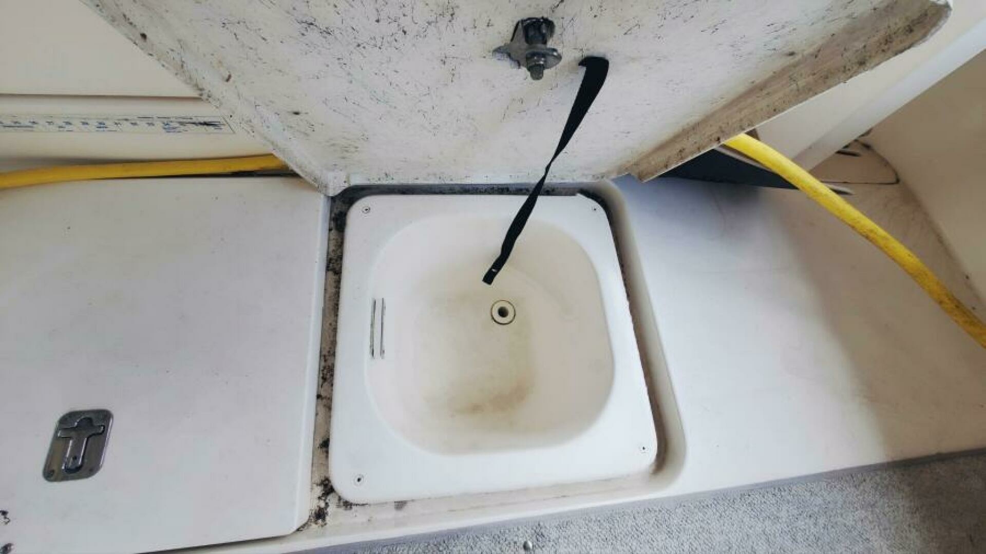 1997 Sea Ray 370 - Image 27