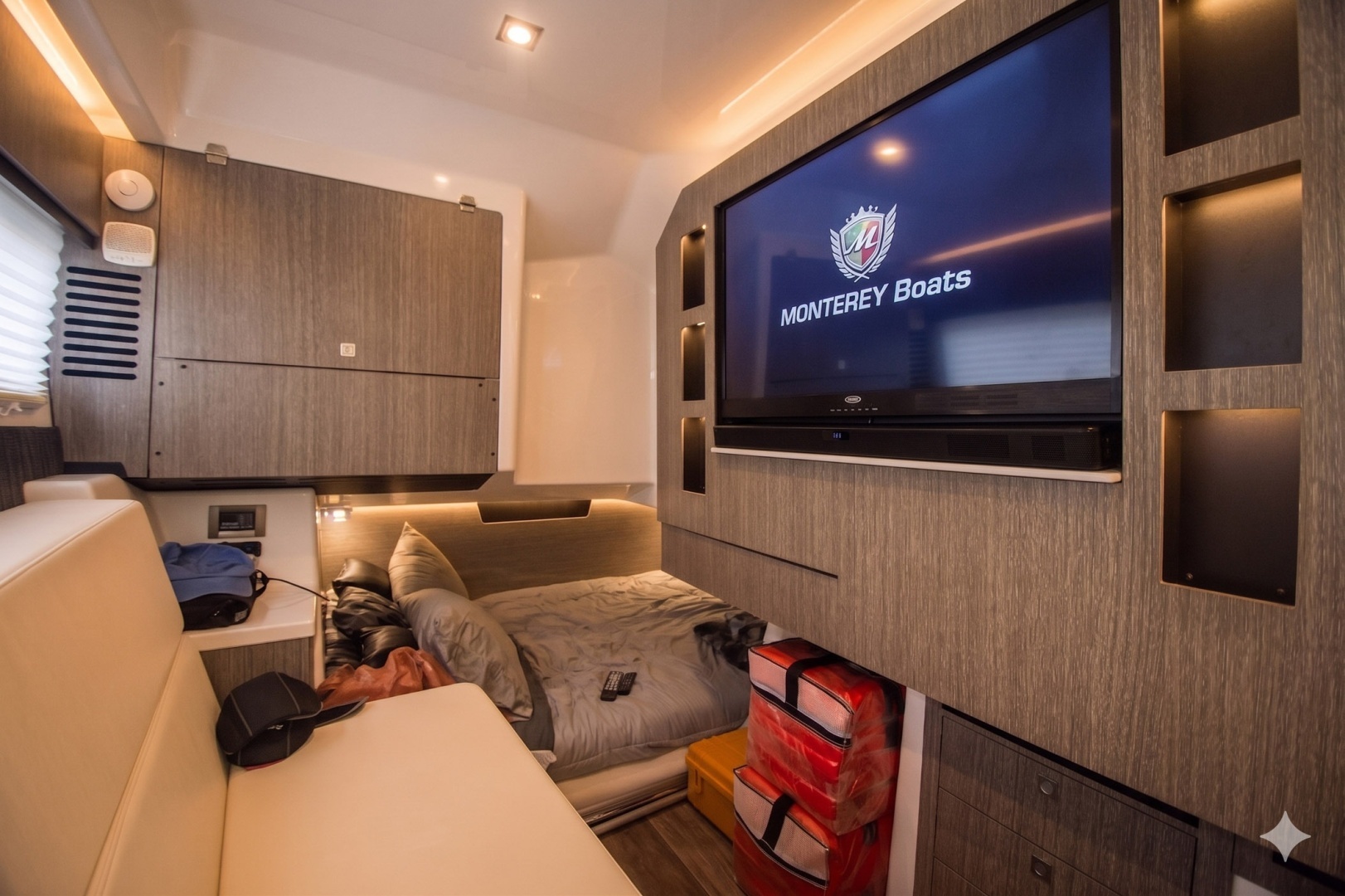 2022 Monterey 385 SS - Image 23