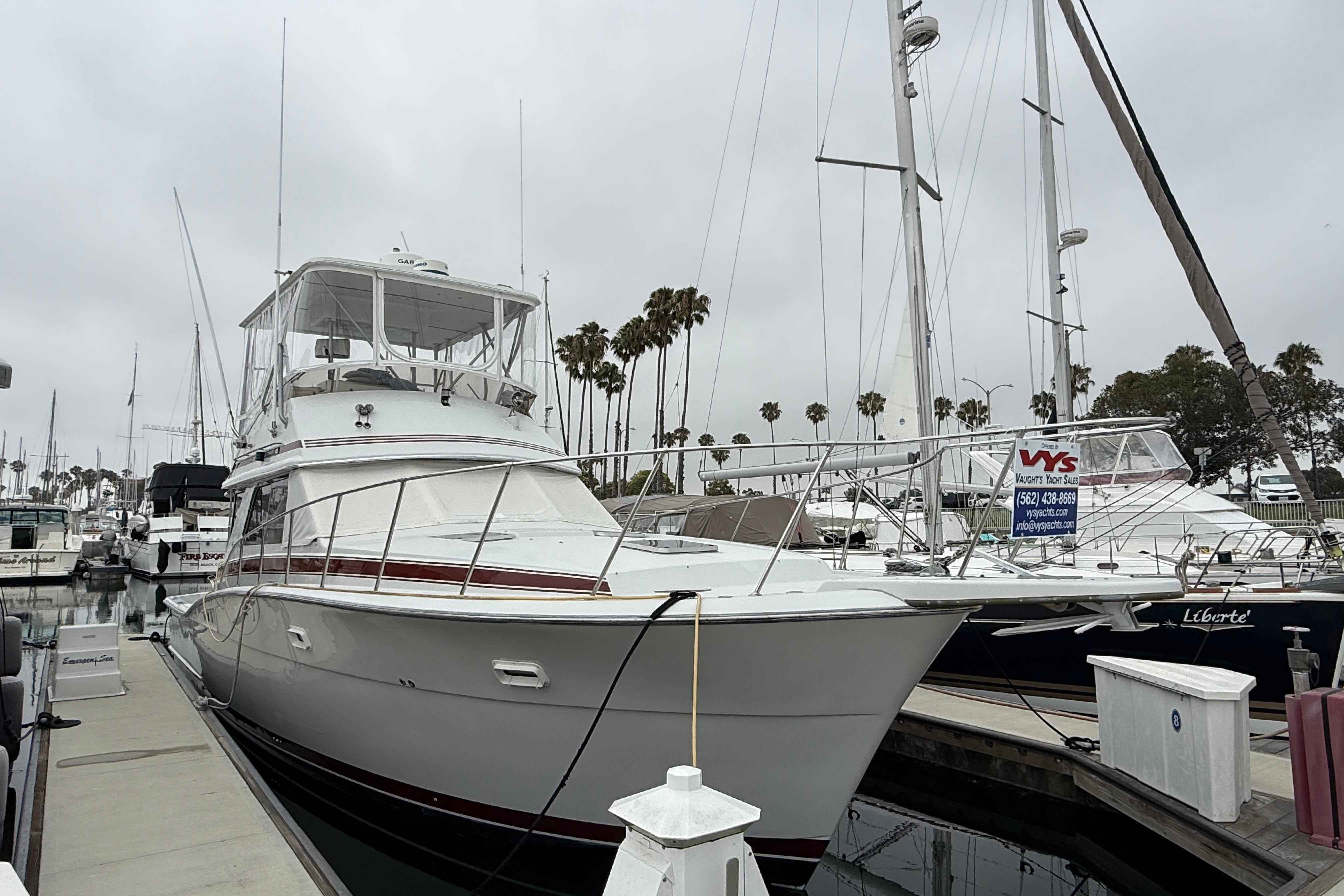 1987 Chris-Craft 422 Commander