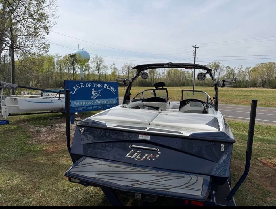 2010 Tigé Z1 boat at Lake of the Woods.