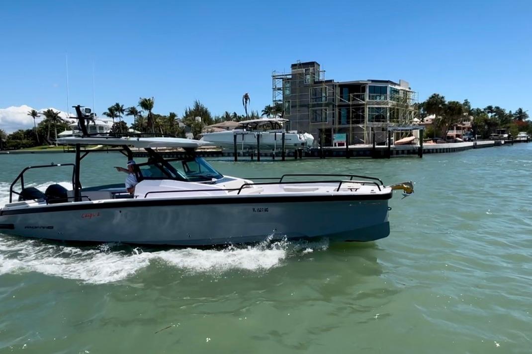 2025 Axopar 29 Sun-Top