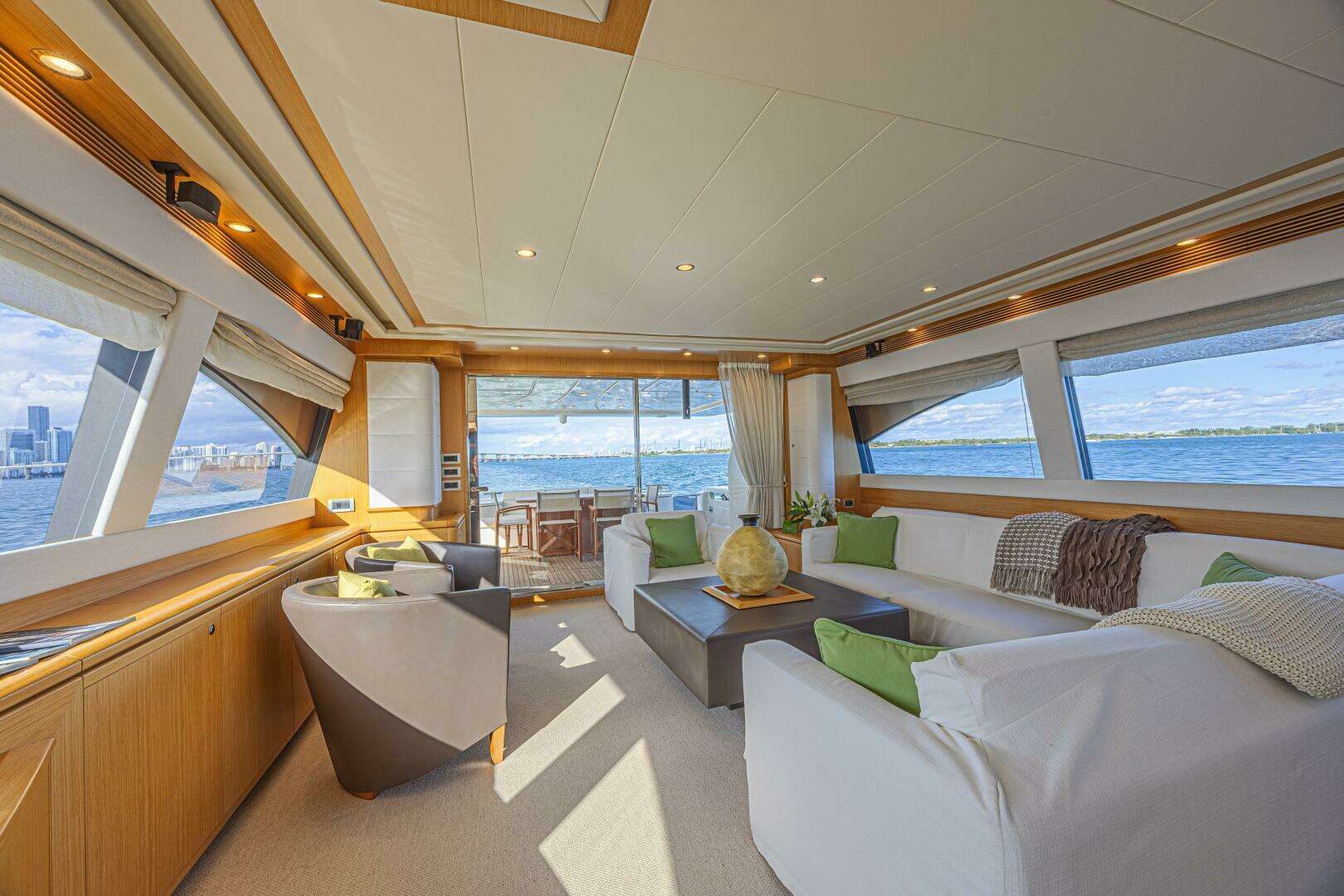 2011 Ferretti Yachts 830 - Image 36