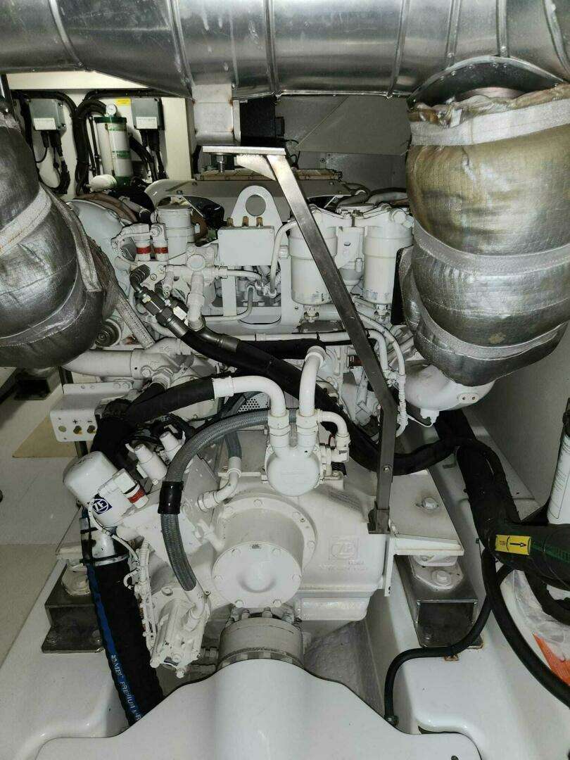 2014 Azimut Flybridge - Image 112