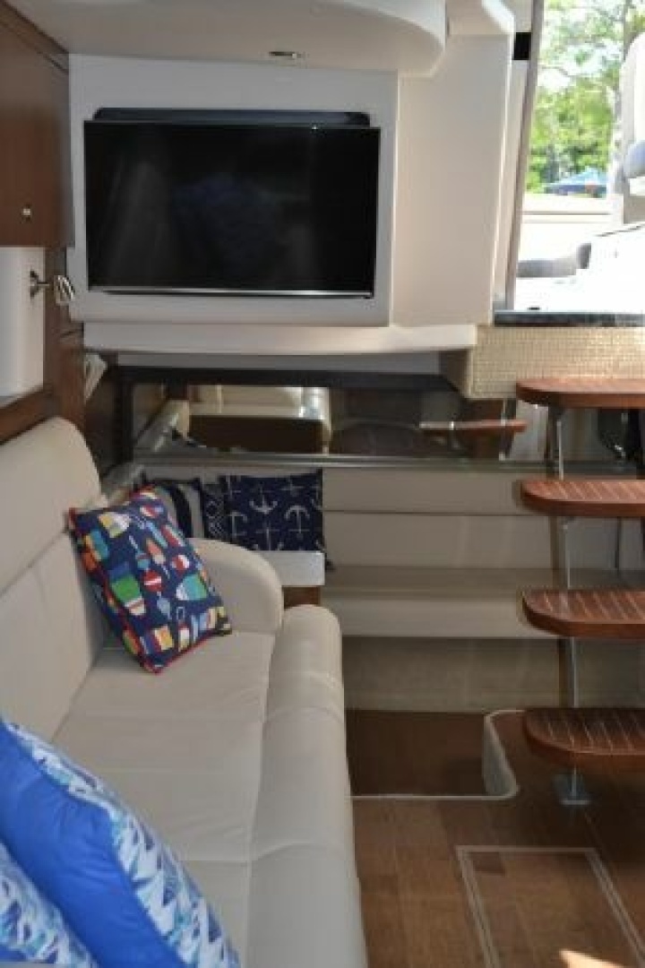 2017 Sea Ray Sundancer 370 - Image 20