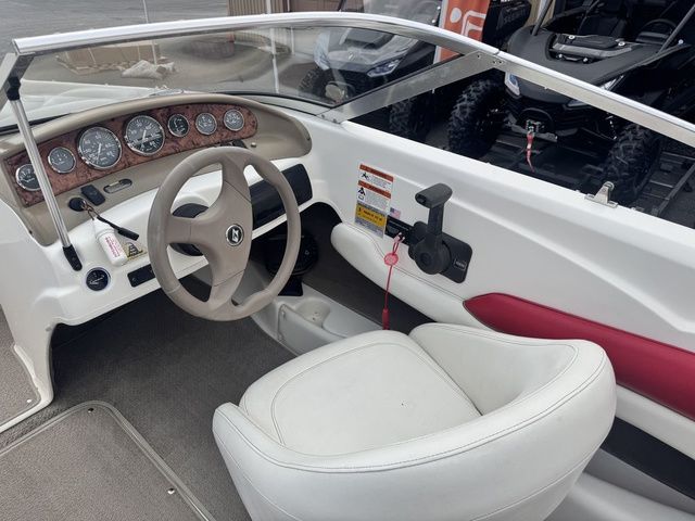 2004 Larson SEI 180 BOWRIDER 135HP W/Trailer - 10