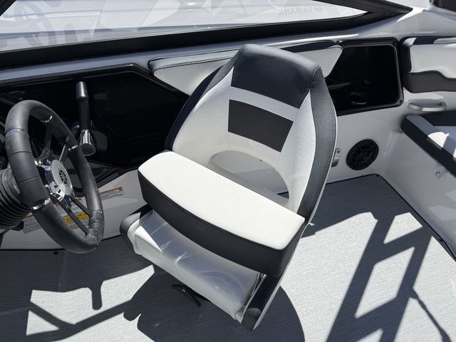 2026 Yamaha Boats AR195 - 17
