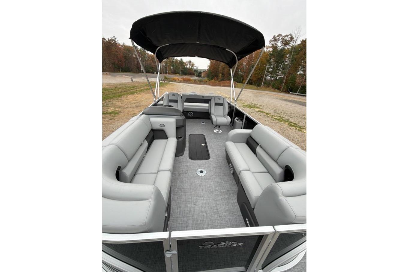 2026 Sun Tracker Party Barge 22 RF XP3 with spacious seating and canopy.